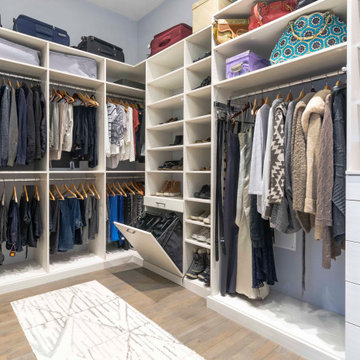 Walk-in Closet Right Side