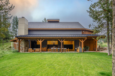 Example of a mountain style home gym design in Other