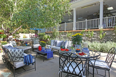 Patio - traditional patio idea in Los Angeles