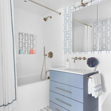 Pool/kitchen Bathroom