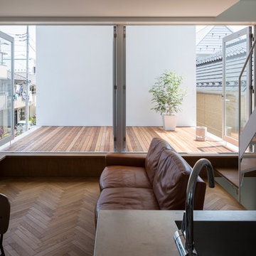 大きなテラスの小さな家　Little House with a Big Terrace