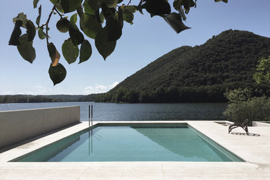 Ispirazione per una piscina contemporanea