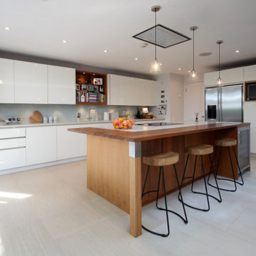 Roundhouse Contemporary Gloss Handleless