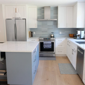 Transitional Kitchen in Lynn Valley