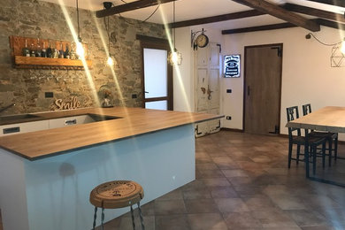 Immagine di una cucina minimalista