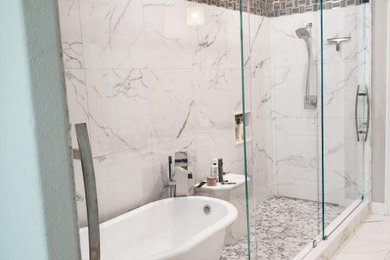 Example of a bathroom design in Dallas