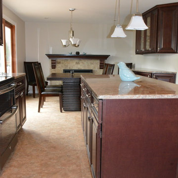 Kitchen / Breakfast Area