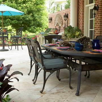 Atlanta Sugarloaf Traditional Outdoor Living Space