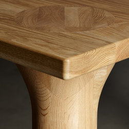 Big Foot Table - Esstische
