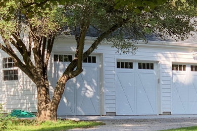Example of a cottage home design design