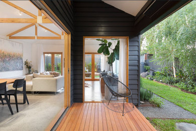 Inspiration for a transitional home design in Melbourne.