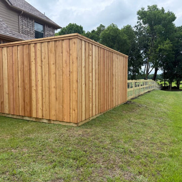 Blue Ridge, TX - Farm & Ranch fence and custom wood privacy fence combo