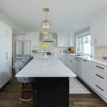 Plateau, Frost and Black With Langs Kitchen