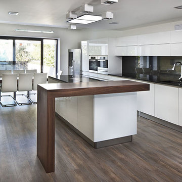 Contemporary Kitchen In Irvine