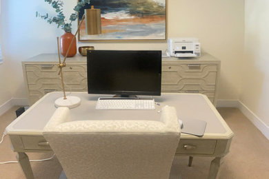 Example of a minimalist home office design in Grand Rapids