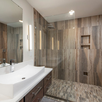 Serene Contemporary Bathroom