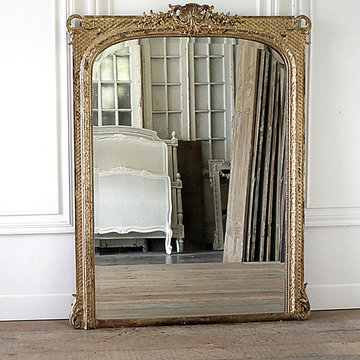 Early 20th Century Louis Philippe Style Giltwood Mirror with Clamshell Carvings