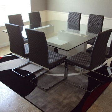 Picasso Dining Table & Davinci Chairs