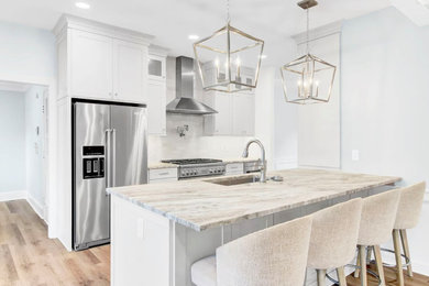 Kitchen - transitional kitchen idea in Charleston