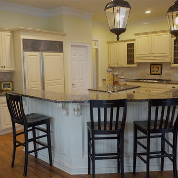 Glazed Traditional Kitchen