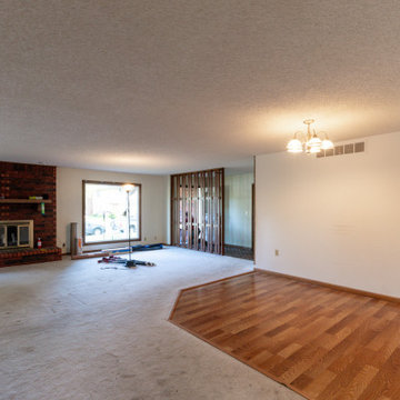 Caddy Court Kitchen & Mainfloor Remodel Before/Afters