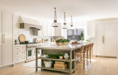 Houzz TV: Warm Woods and Creamy Whites Refresh a Family Home