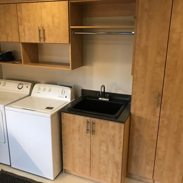 Laundry Room / Craft Room