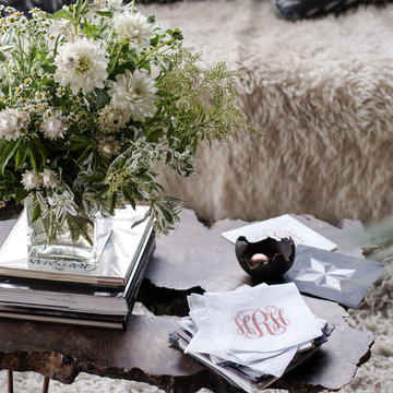 Huddleson - Artistic Contemporary Table Linens