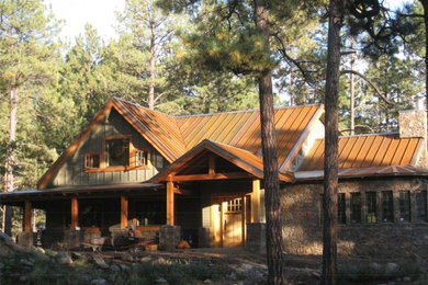 Inspiration for a rustic home design remodel in Phoenix