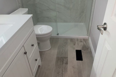 Example of a bathroom design in Toronto