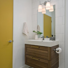Coachman Upstairs Bath