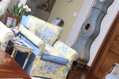 Inspiration for a timeless living room remodel in Los Angeles