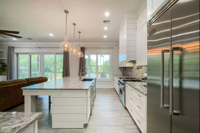 Example of a kitchen design in Miami