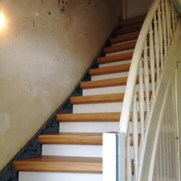 Teilsanierung einer Altbautreppe mit Trittstufen aus Eiche