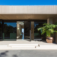 aesparza's foyer windows
