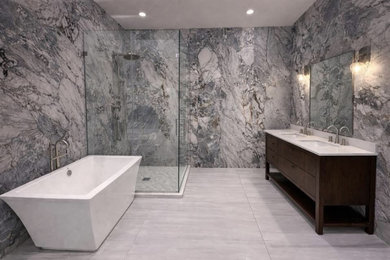 Bathroom - modern bathroom idea in Dallas