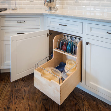 Decorator White Inset Cabinets (Neyer)