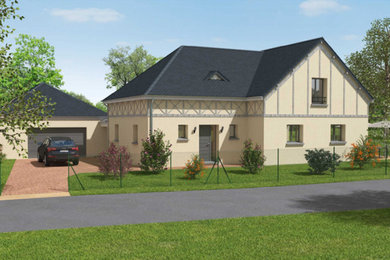 Aménagement d'une grande façade de maison campagne à un étage avec un revêtement mixte et un toit noir.
