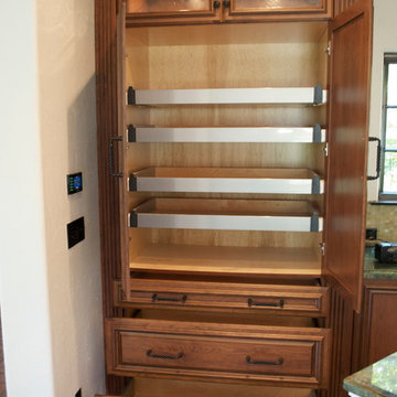 "Lexington" Applied Moulding Cherry Bordeaux with Sable Glaze