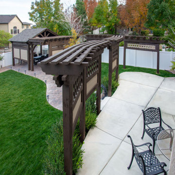 Privacy Screens and Walls for Backyard Retreat