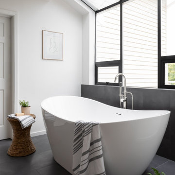 Double Slip Bathtub