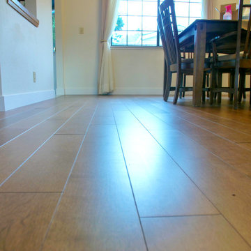 Dining Area with Medium Hardwood Floor