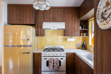 Kitchen - kitchen idea in Los Angeles