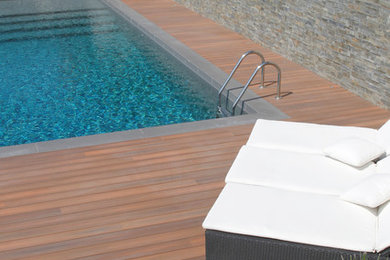 Idées déco pour une terrasse en bois bord de mer.