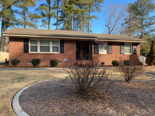 curb appeal for this brick ranch