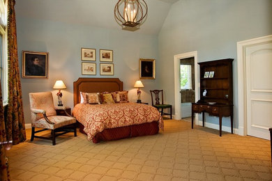 Bedroom - traditional bedroom idea in Nashville