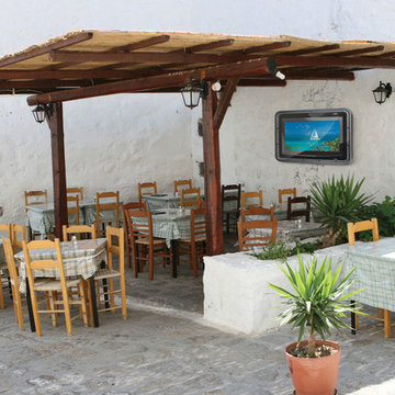 Outdoor TV Enclosure for your outdoor entertainment area