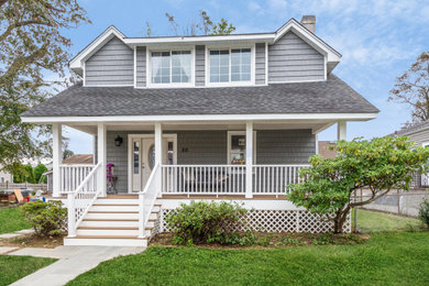 Inspiration for a transitional home design remodel in New York