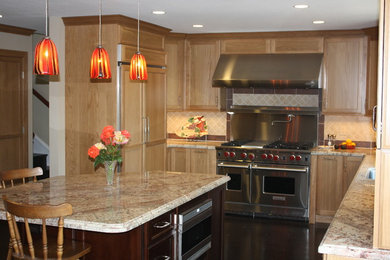 Eat-in kitchen - large traditional l-shaped dark wood floor eat-in kitchen idea in San Francisco with an undermount sink, shaker cabinets, light wood cabinets, granite countertops, beige backsplash, ceramic backsplash, stainless steel appliances and an island