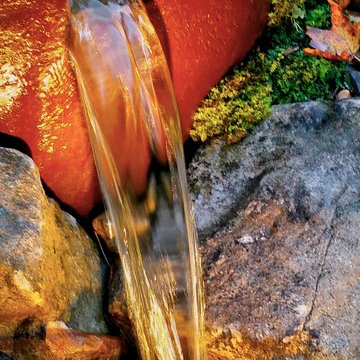 Disappearing waterfall